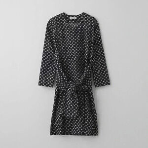 A Détacher
Printed Knee-Length Dress
Size: M | US 8